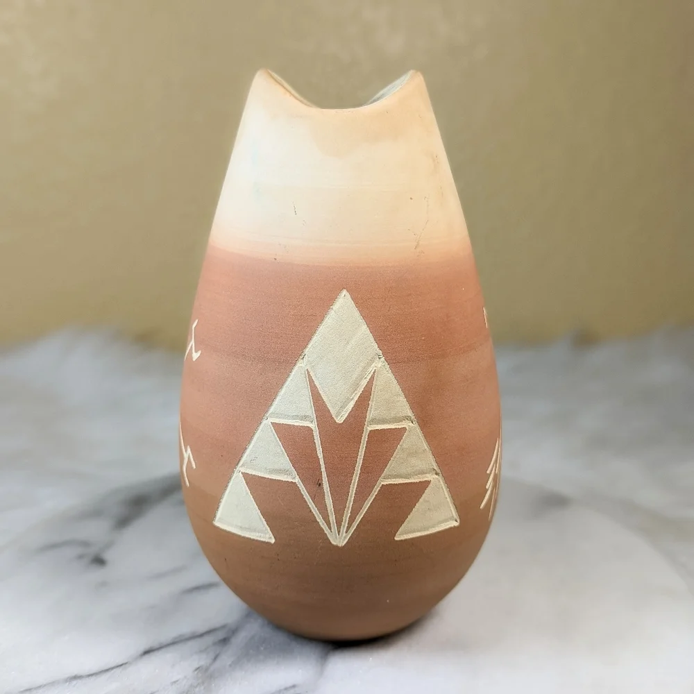 Native American Signed Vase With Aztec Design Vintage - Picture 3 of 9